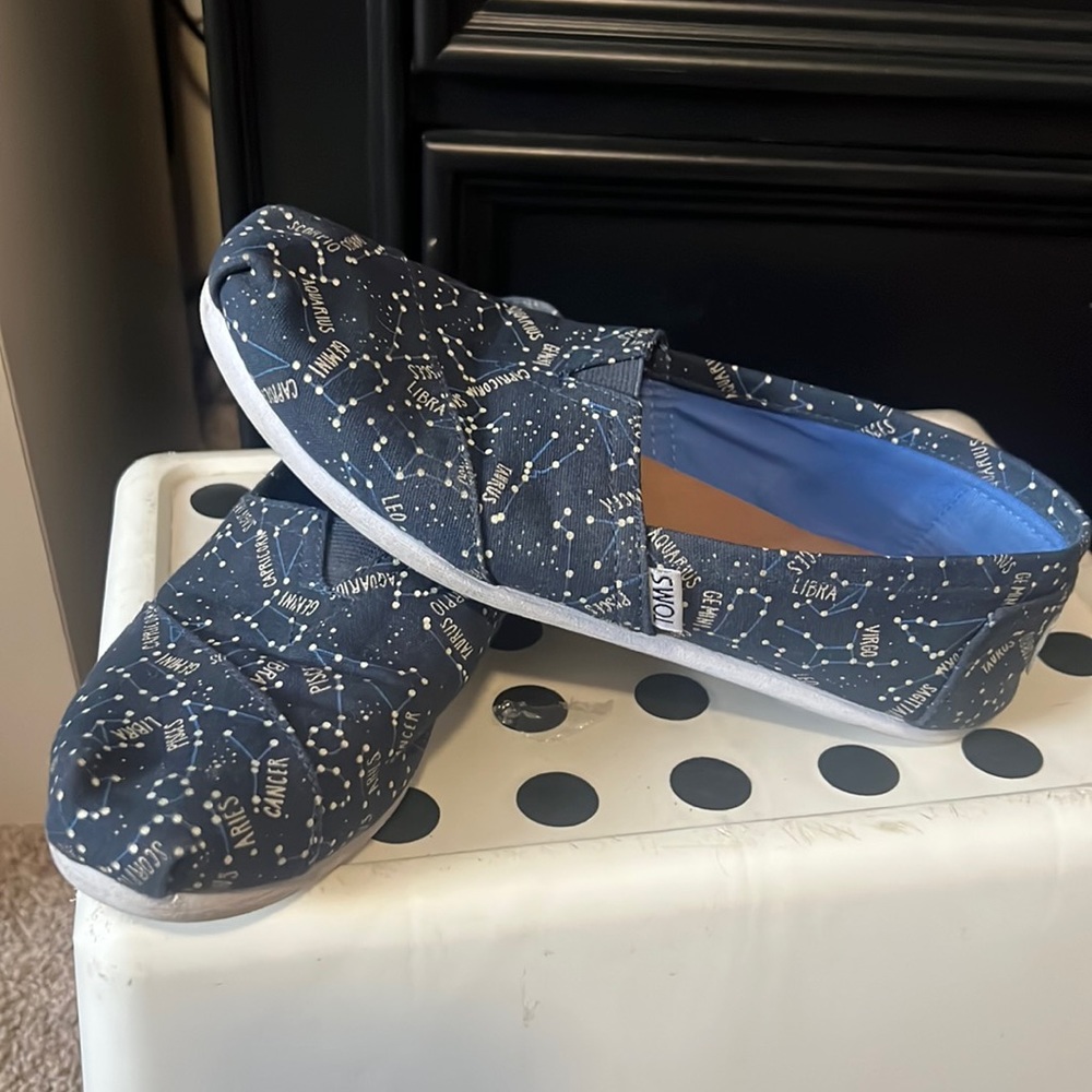 Toms constellation slip on 7